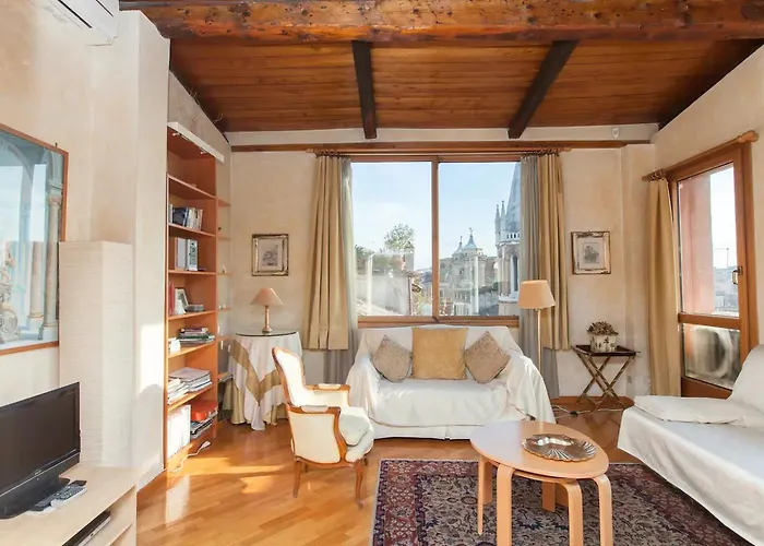 Amazing Panoramic Artist's Loft Spanish Steps * Rome