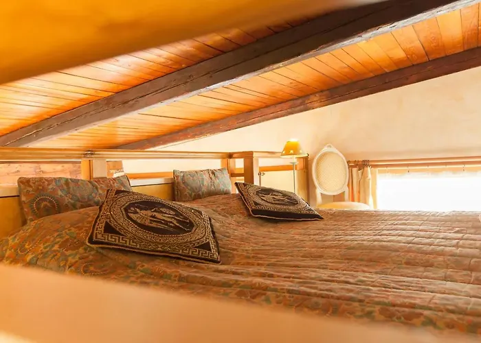 Amazing Panoramic Artist's Loft Spanish Steps Rome