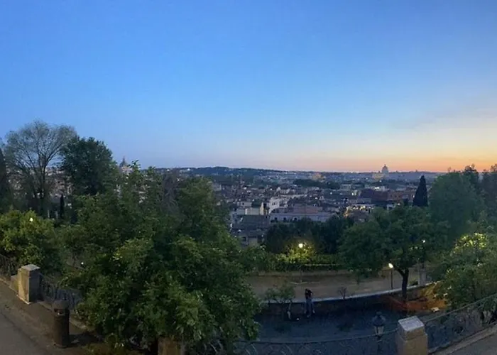 Amazing Panoramic Artist's Loft Spanish Steps * Rome